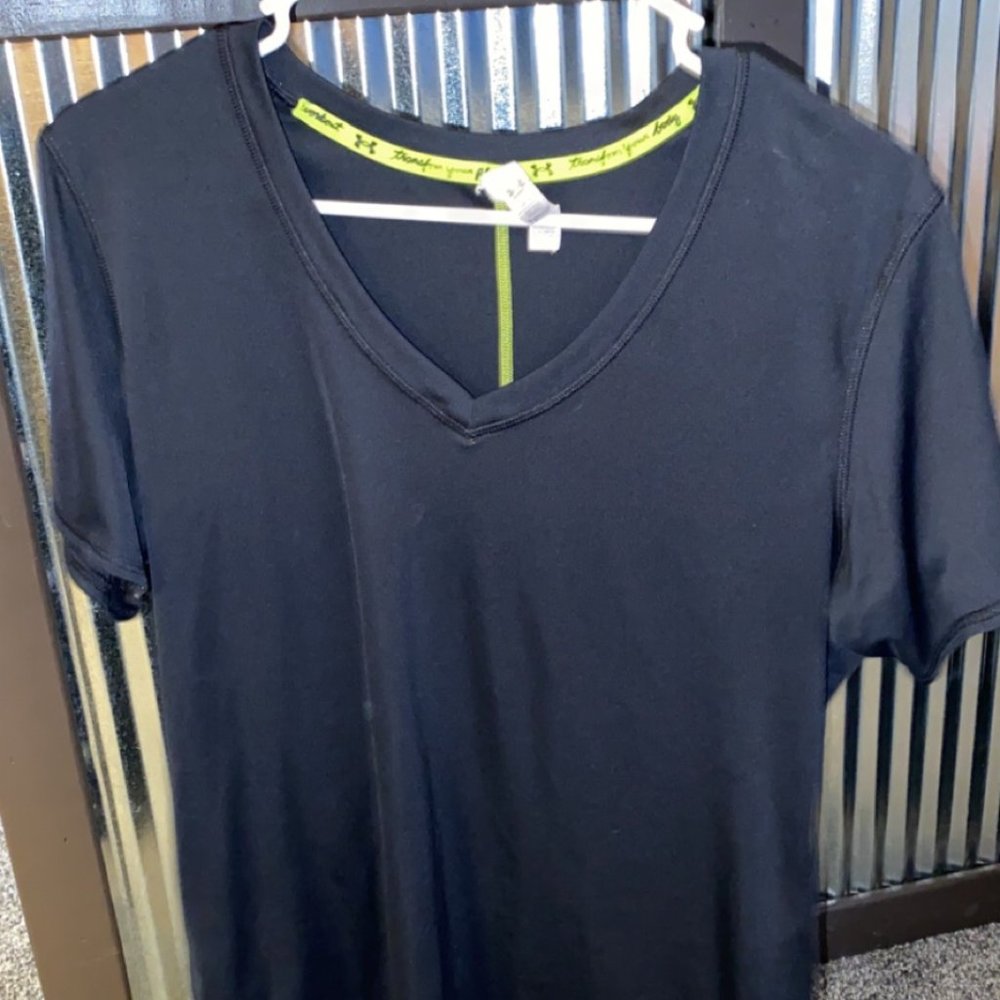 UA short sleeve shirt